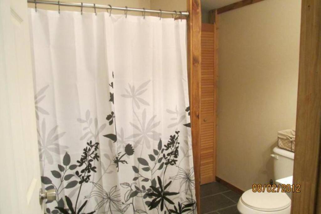 Our Private Wooded Cabin Chatham ภายนอก รูปภาพ