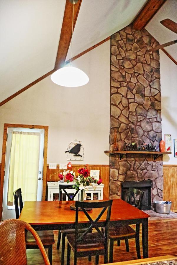 Our Private Wooded Cabin Chatham ภายนอก รูปภาพ
